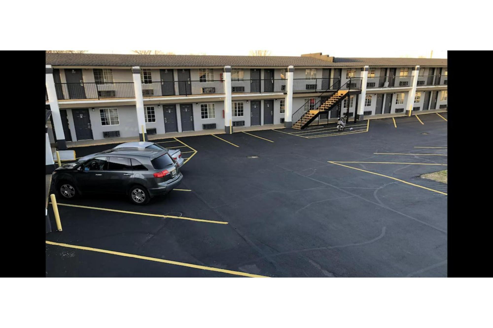 Deluxe Inn & Suites By Oyo Miami Ok Ngoại thất bức ảnh